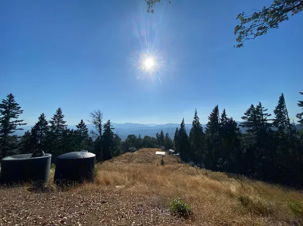 2426 Old Highway 99, Grants Pass, OR 97526