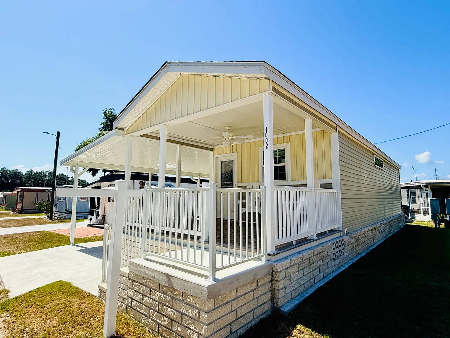 1 bed, 1.0 bath, 498 sqft, $1,295 — Photo 2