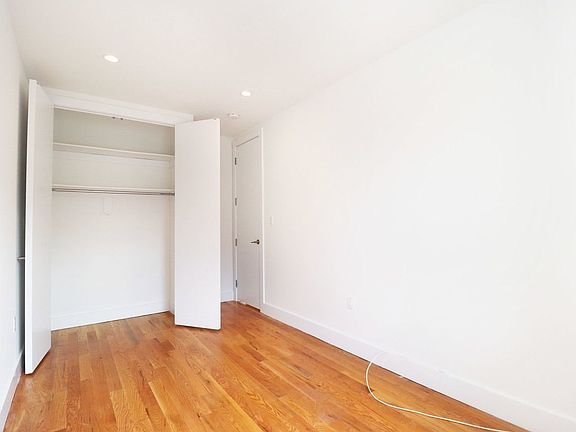 4th image of 4300 Broadway #B2