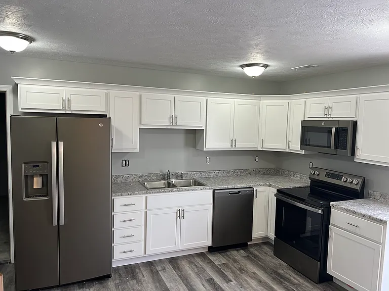 2401 W 18th St #4 — Photo 3