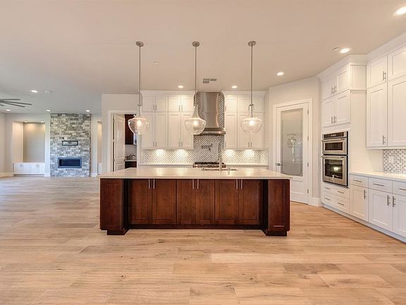 4th image of 681 Oreno Cir