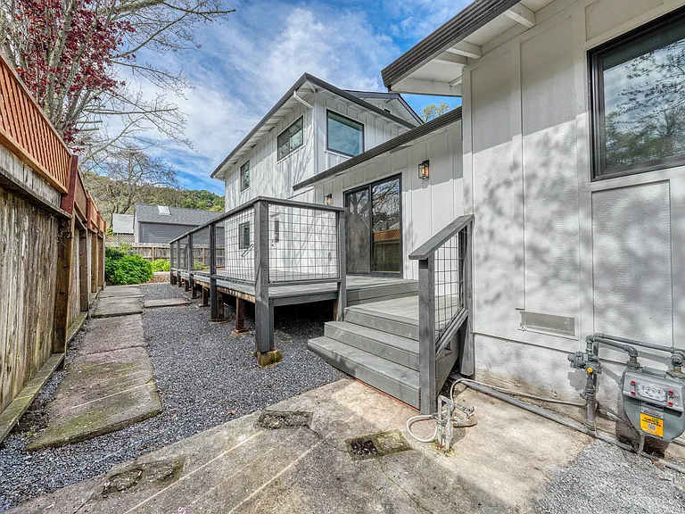 295 Foothill Blvd — Photo 48