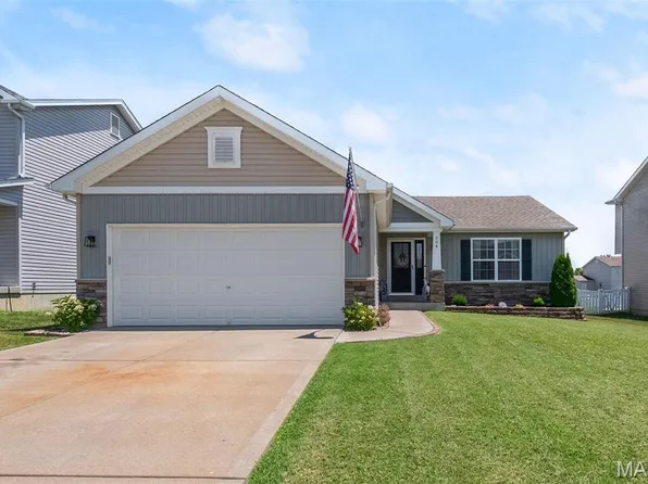 504 Riverdale Park Ct, Saint Paul, MO 63366