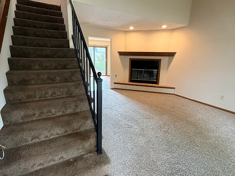 712 SW 37th St #714 — Photo 5