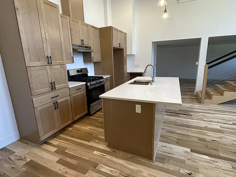 1639 Alameda Ave — Photo 1