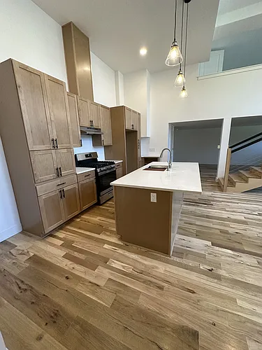 1639 Alameda Ave Photo 1