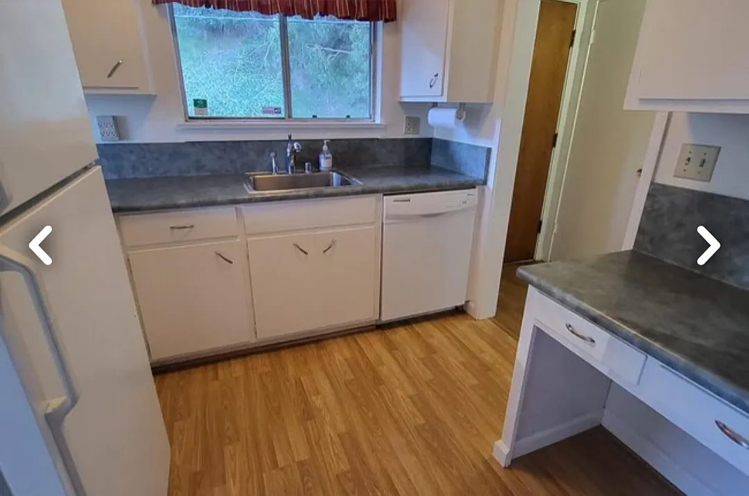 2 bed, 900 sqft, $3,600 — Photo 2