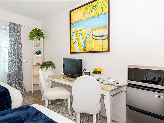 4th image of 6760 Collins Ave #5
