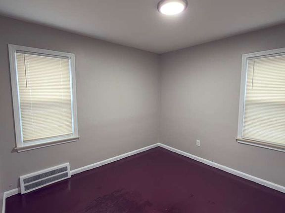 5th image of 18285 Codding St