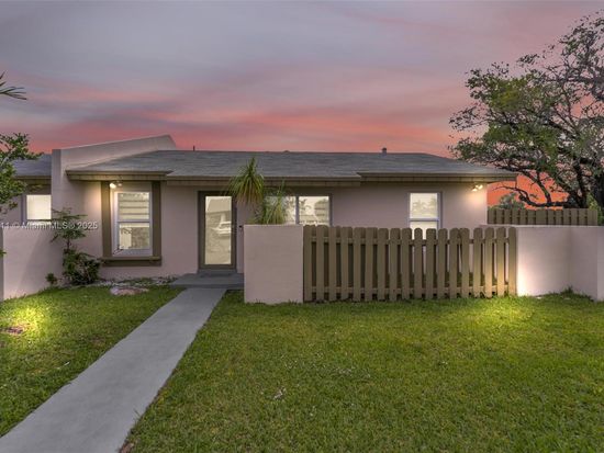 12303 SW 111th Ln, Miami, FL 33186