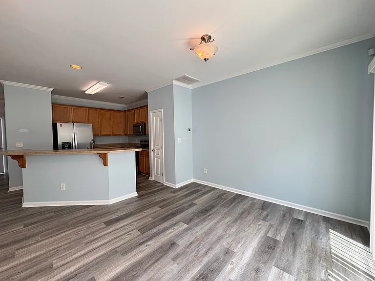 413 Hamlet Park Dr — Photo 15