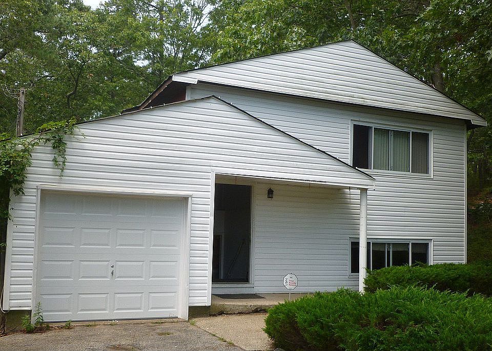 1st image of 23 Crestwood Dr
