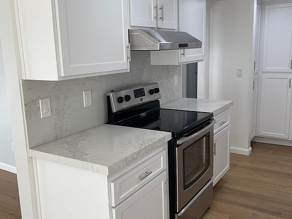 Stove/oven side of kit