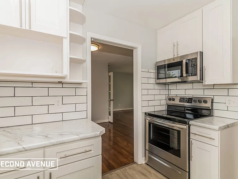 1807 Colby Ave — Photo 8
