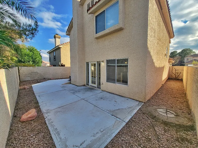 9404 Hershey Ln — Photo 16