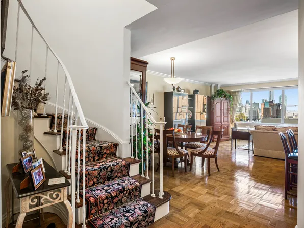 12 Beekman Place image 1 of 10