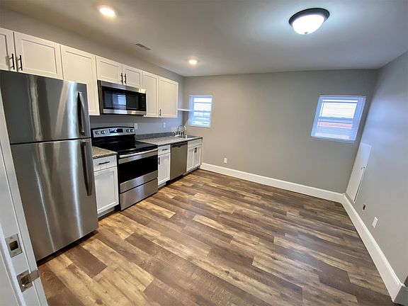 4th image of 201 West Ave APT 16
