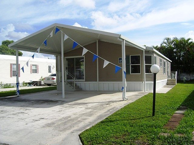 2nd image of 6800 NW 39th Ave Lot 335