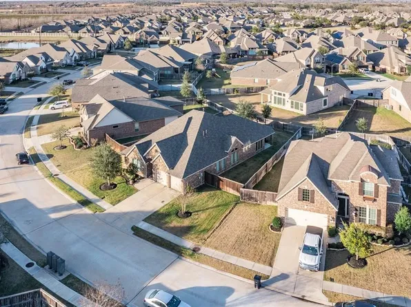 3523 Whitman Dr, Iowa Colony, TX 77583