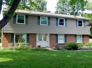 53 Parkridge Dr, Pittsford, NY 14534