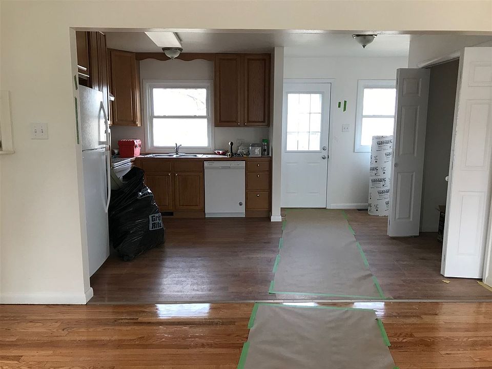 2nd image of 128 N Montana Ave