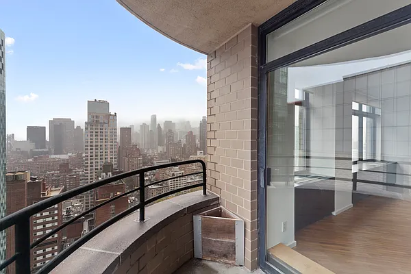 Rented by Douglas Elliman | media 17