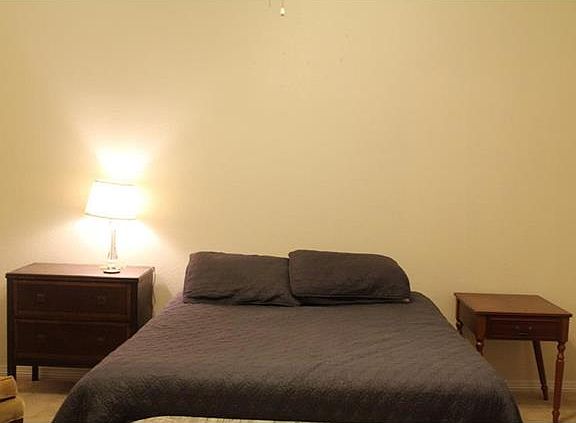 4th image of 400 Gardenia Ln