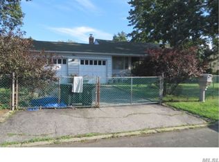 4 Dollard Dr, North Babylon, NY 11703