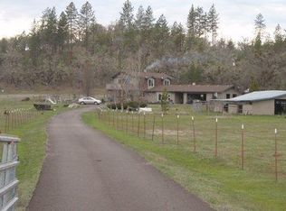 1829 Rogue River Dr, Eagle Point, OR 97524