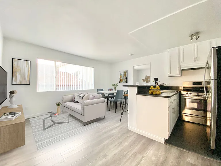 Electro Apartments - WSP 833 Berendo LLC — Photo 21