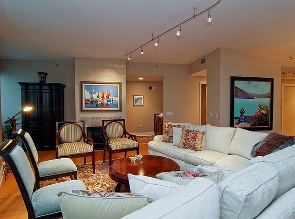 4th image of 600 N Lake Shore Dr APT 2405