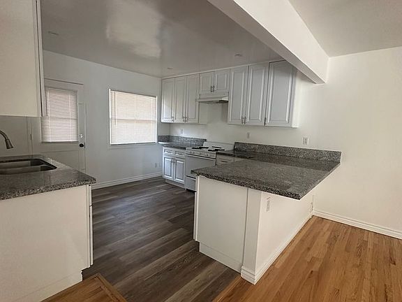 3rd image of 302 Sinclair Ave APT 03