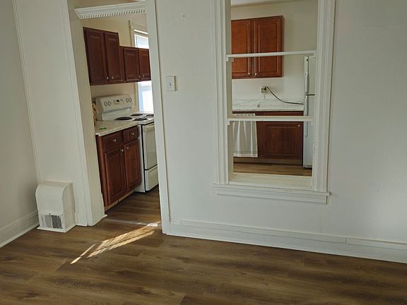 3rd image of 400 McDowell Ave APT 2