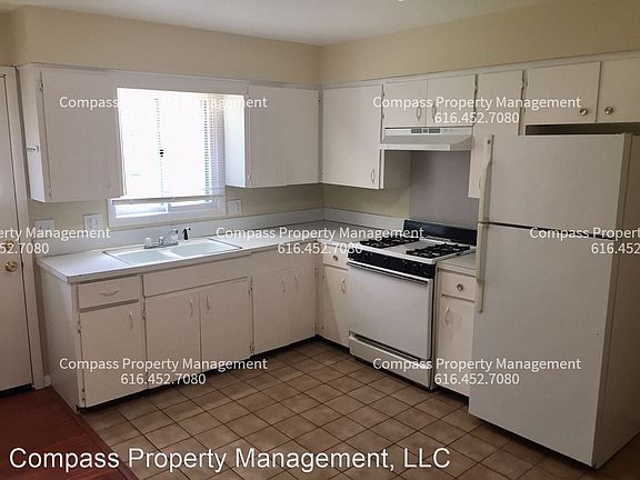 5th image of 430 Macomb Ave NW #7478007