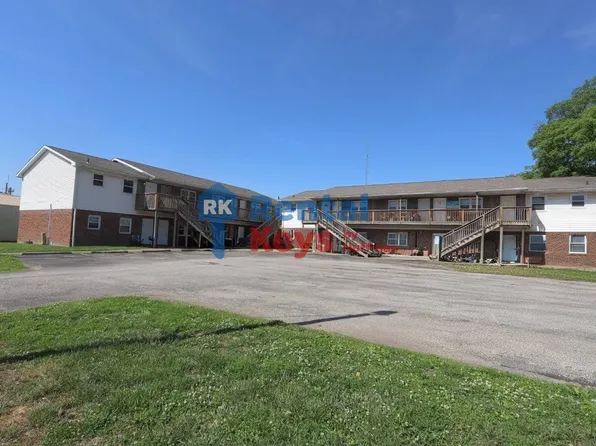 Elmwood Apartments, 401 S 5th St #16, Boonville, IN 47601