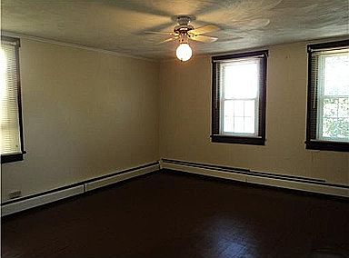 3rd image of 1838 Fallowfield Ave
