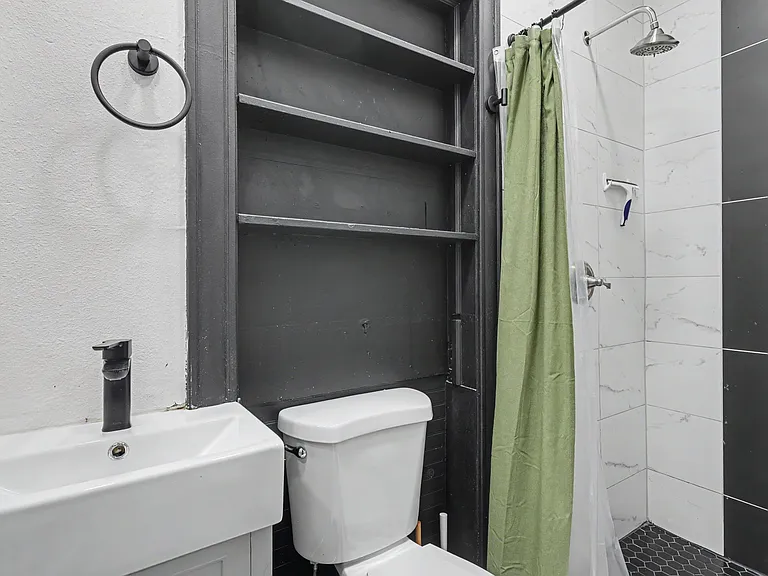 416 E Uintah St — Photo 17