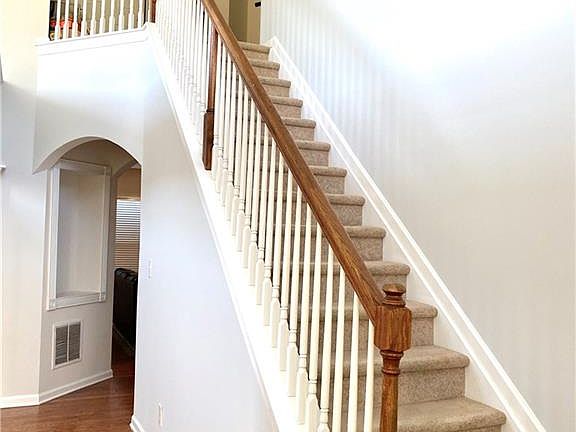 2nd image of 1128 Harvest Brook Dr
