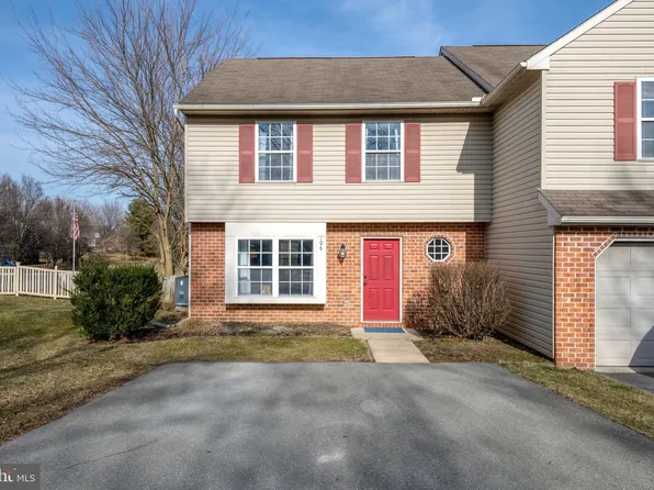 106 Kentshire Dr, Lancaster, PA 17603