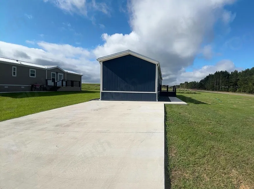 2 bed, 910 sqft, $1,350 — Photo 1