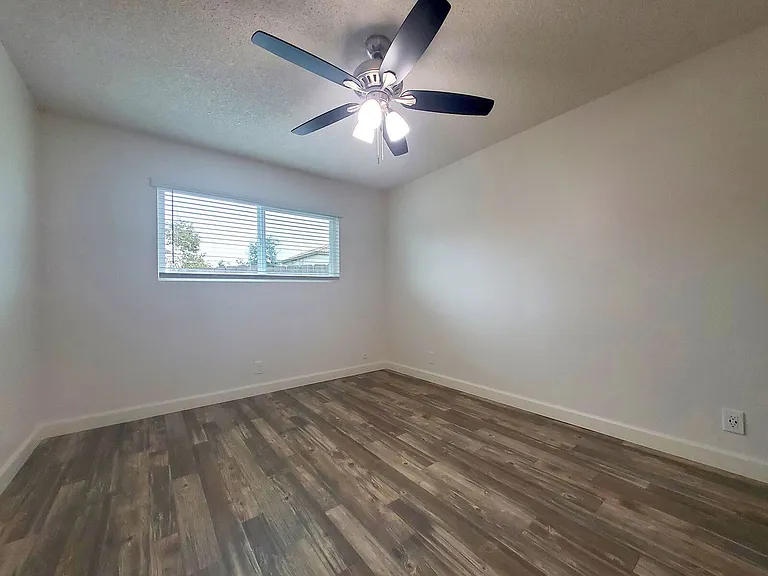The Pines Apartments — Photo 31
