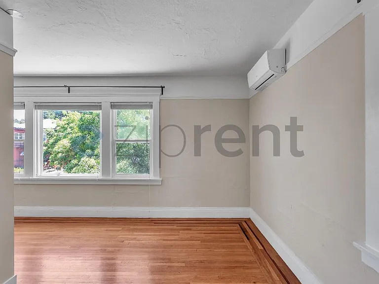 5737 Claremont Ave — Photo 10
