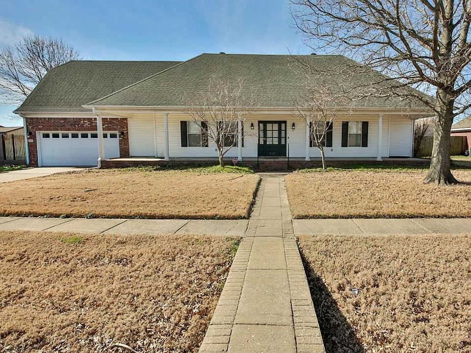 1st image of 818 Bayou Vista Dr