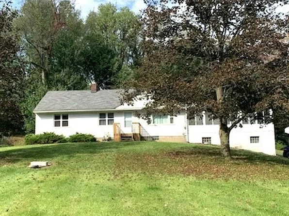 2143 Krumroy Rd, Akron, OH 44312