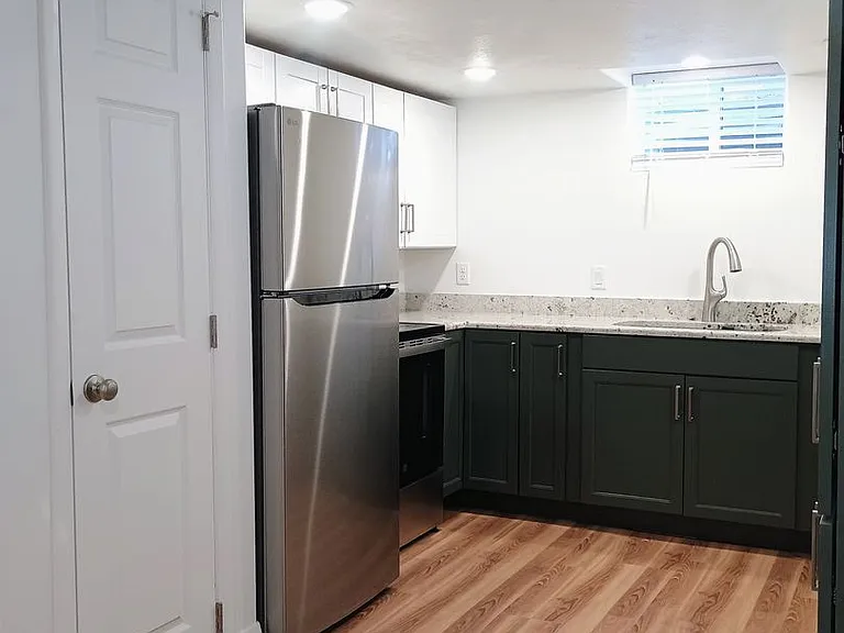 164 N 400 W — Photo 6