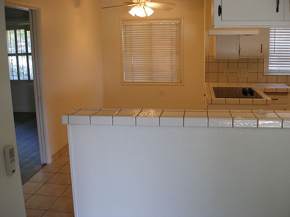 Kitchen Eating Area