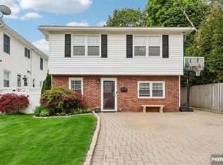 88 Stelling Ave, Maywood, NJ 07607