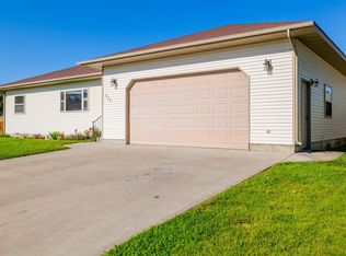 825 Shadow St, Cody, WY 82414
