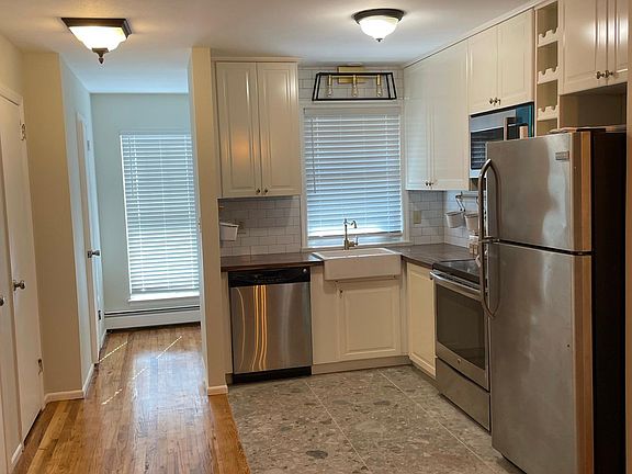 3rd image of 25 Pequot Ave #A