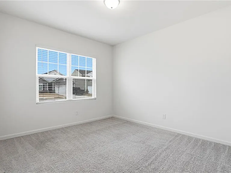 395 Knightsbridge Ln — Photo 23
